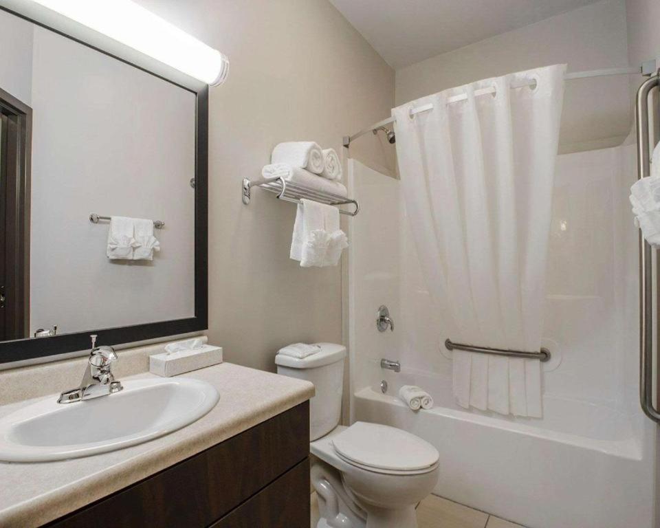 Royal Suites Estevan المظهر الخارجي الصورة
